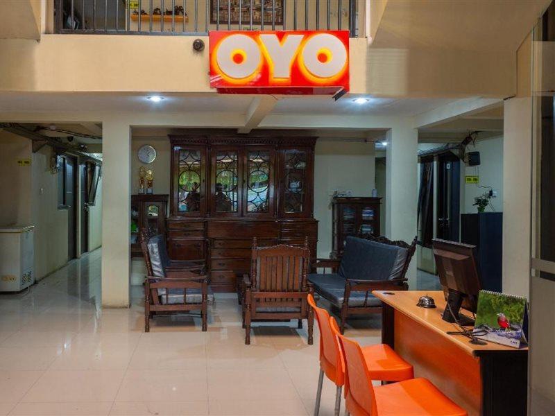 Audah Guesthouse Syariah Redpartner Джакарта Экстерьер фото