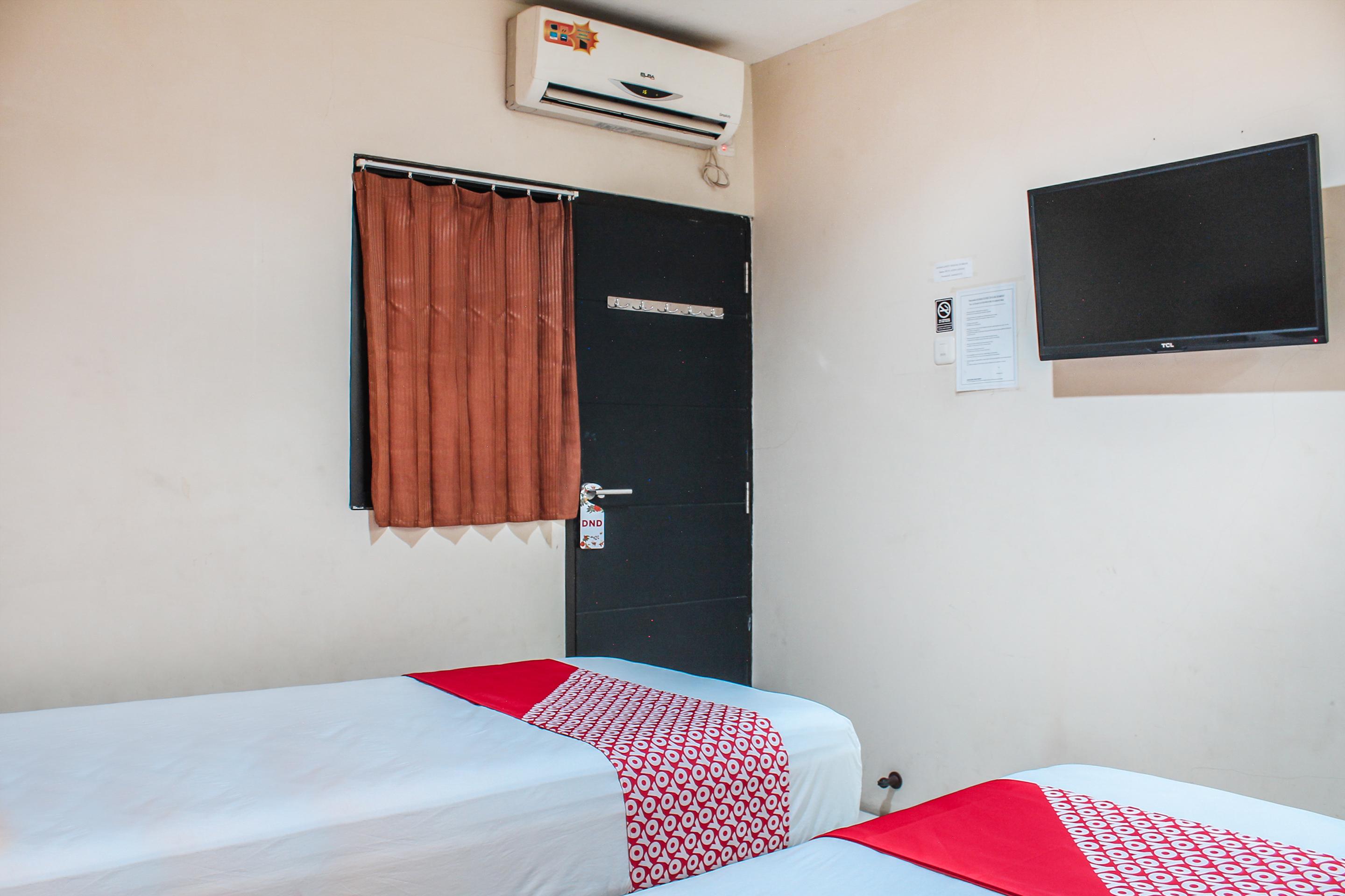 Audah Guesthouse Syariah Redpartner Джакарта Экстерьер фото