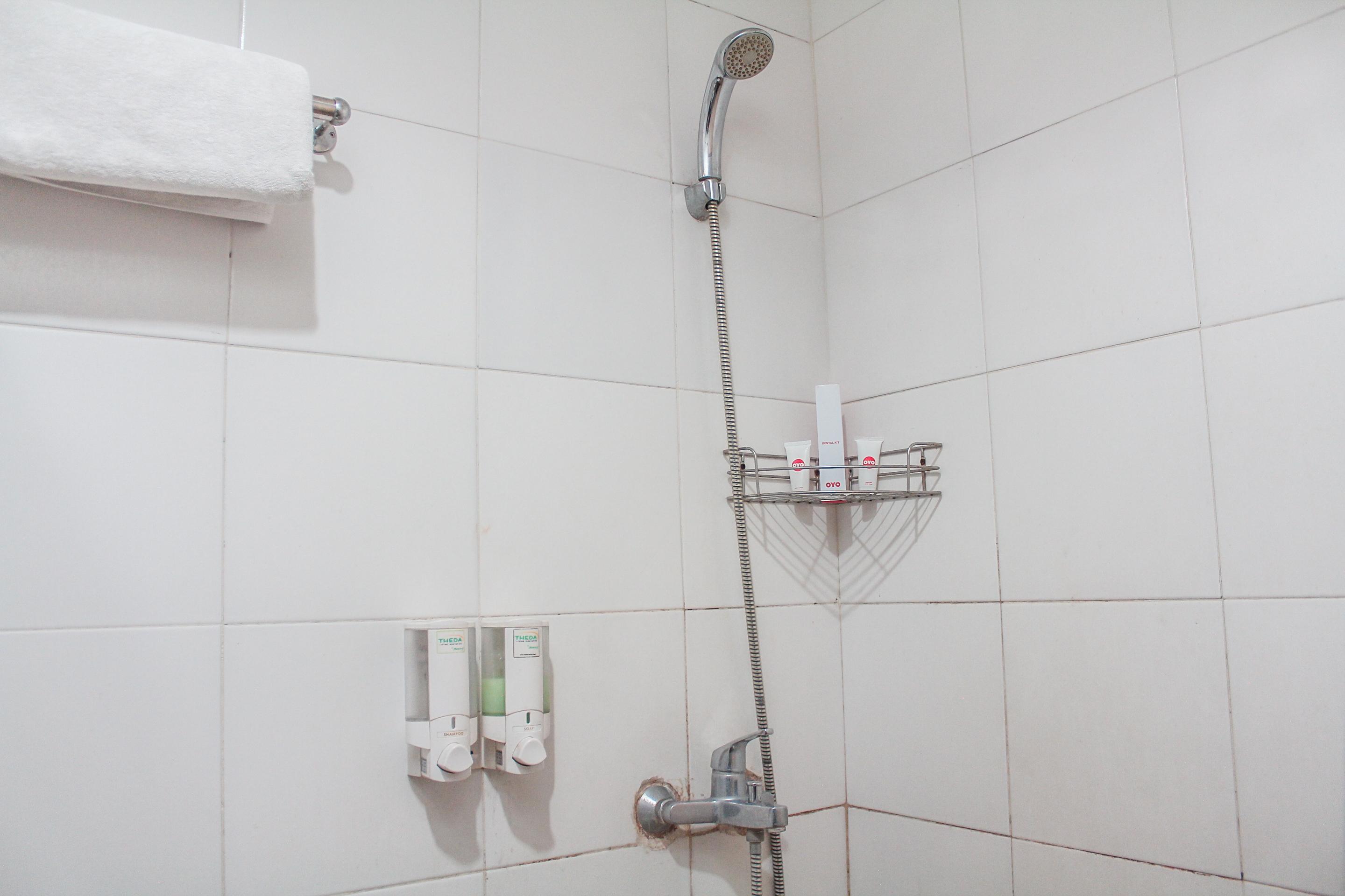 Audah Guesthouse Syariah Redpartner Джакарта Экстерьер фото