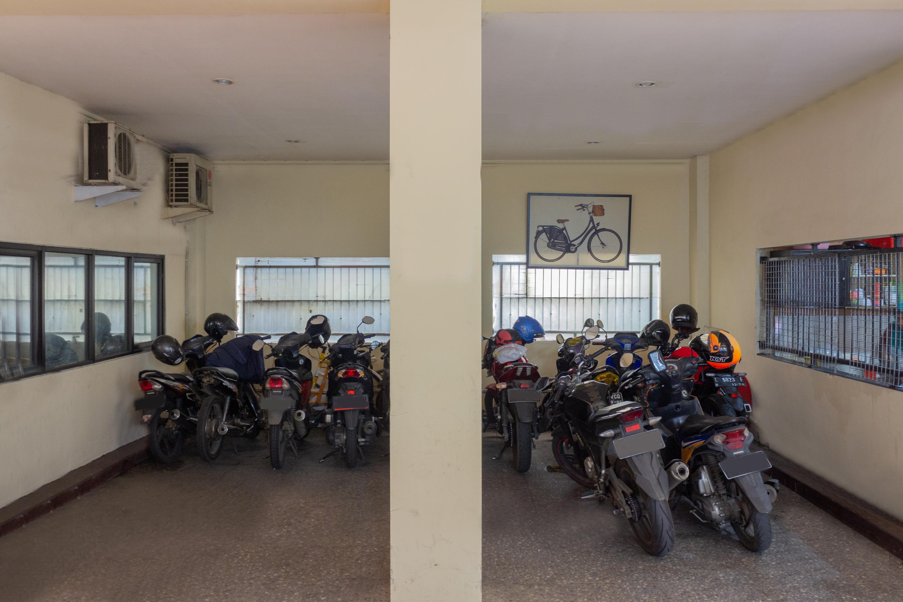 Audah Guesthouse Syariah Redpartner Джакарта Экстерьер фото