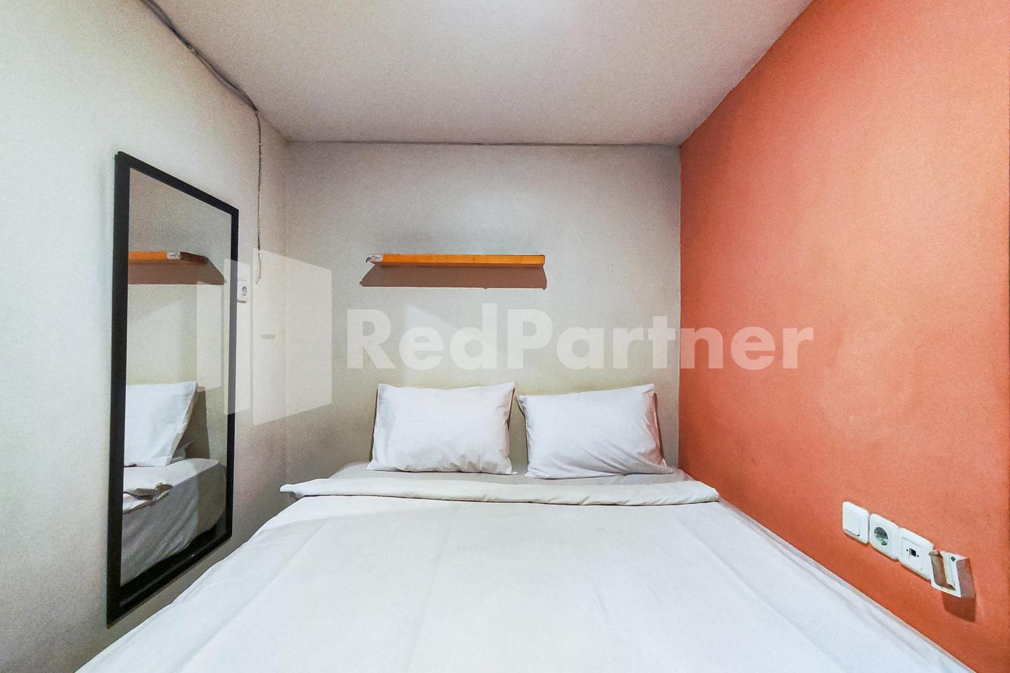 Audah Guesthouse Syariah Redpartner Джакарта Экстерьер фото