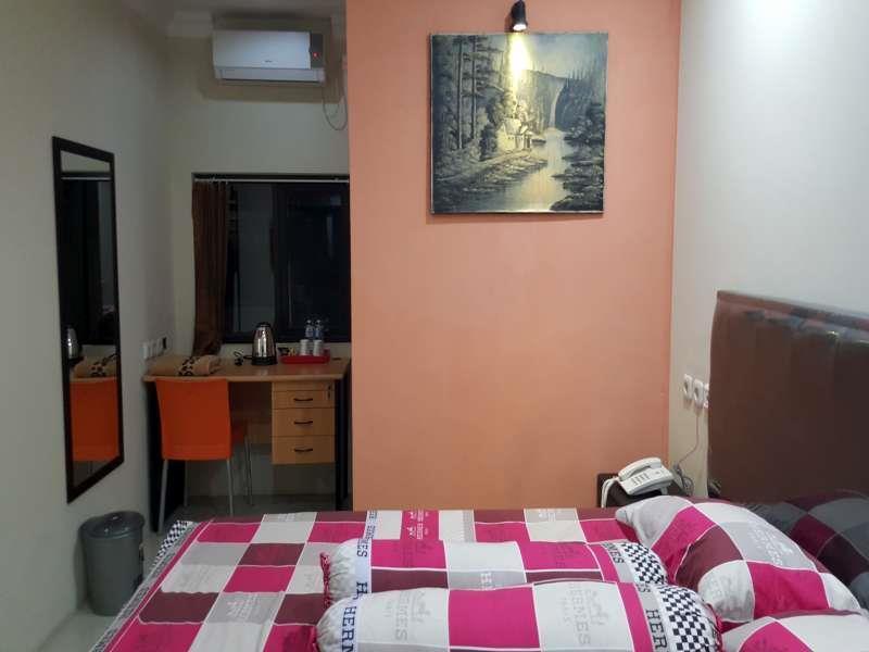 Audah Guesthouse Syariah Redpartner Джакарта Экстерьер фото